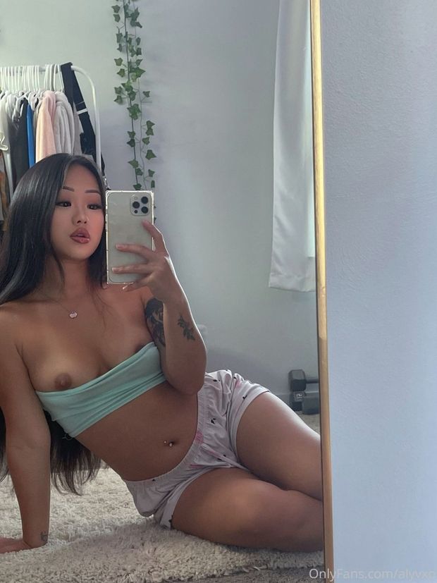 asian selfie
