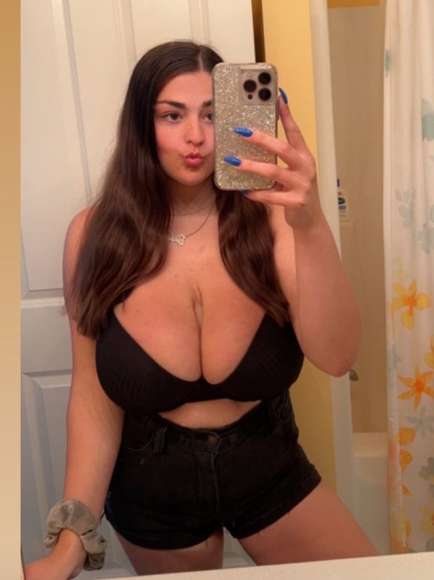 Alexa huge boobs selfie kissy face