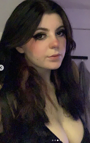 sexy lil goth thot Sophie Dunn awaits patiently to get her face covered in cum