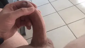 sex com > Slow handjob