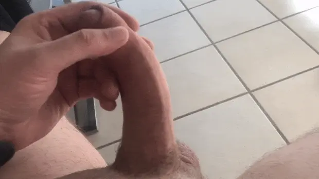 sex com > Slow handjob