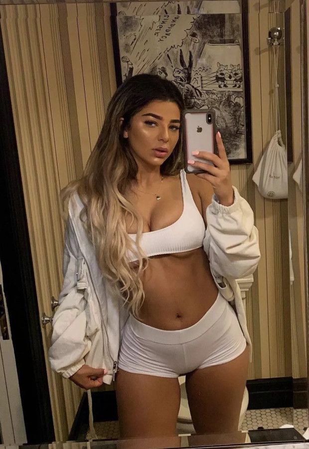 Gorgeous babe
