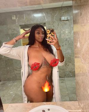 Sophia Ifeoma selfie