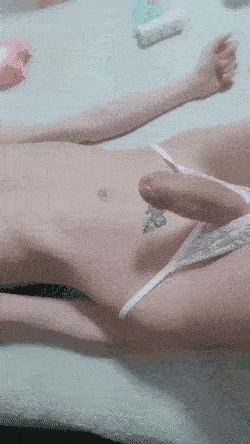 "Cute Hands Free Leaking"