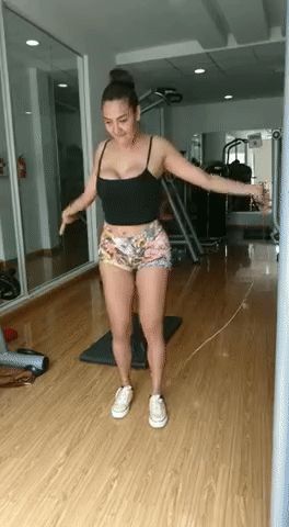 Bouncing Jump Rope Boobs
