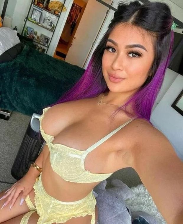 Sexy babe