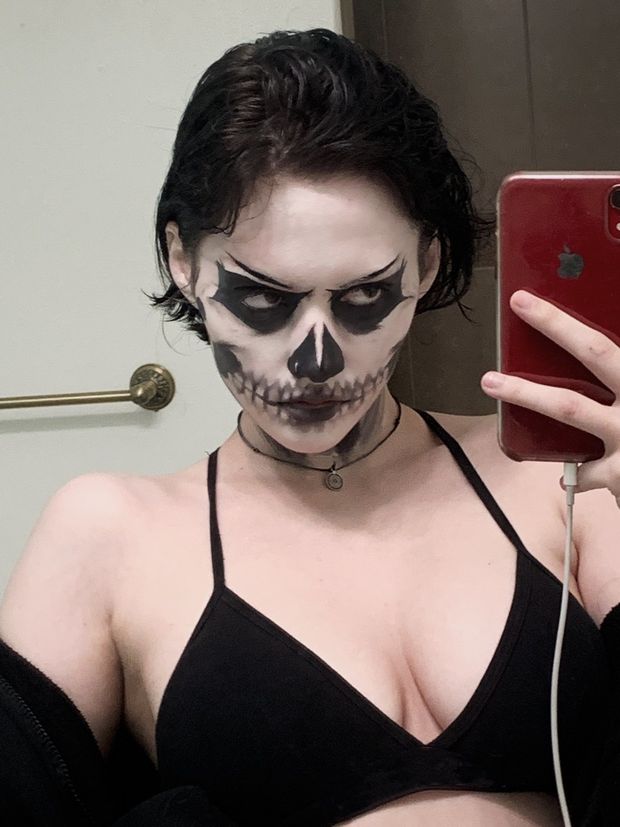 Skull face Salem 2
