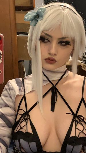 Salem cosplay beauty