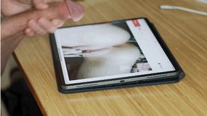 Cumming on your wife's ass and pussy (part 1)