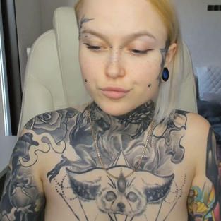 live sex chat with tatted alternative camgirl uralexis