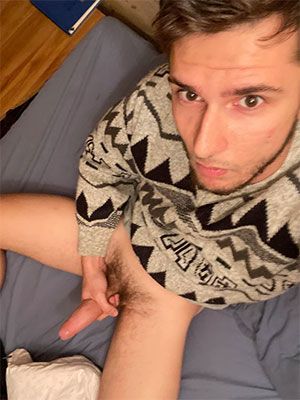 Sexy 24 yo gay stud in Eastvale CA already into fucking sub bottoms