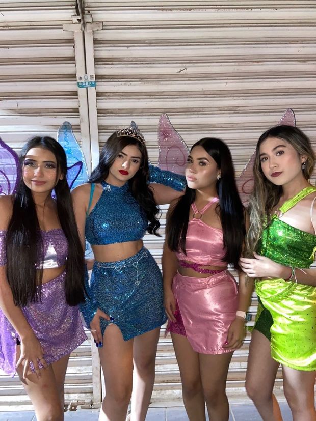 4 pretty women, no doubt. Who has the greatest charm?