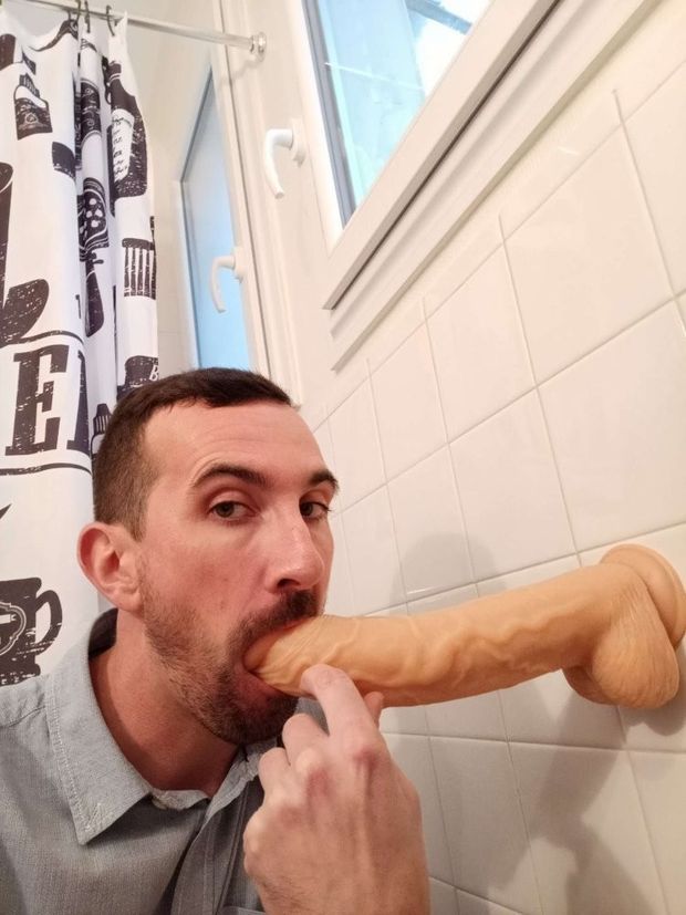 je suce les bites comme un roi