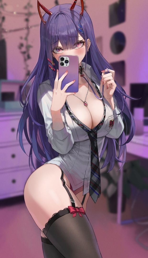 Showin the Cleavage Before Bed