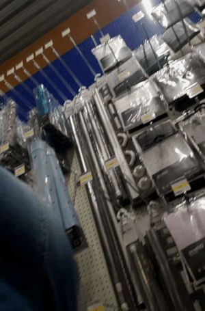 Keyllyna public upskirt