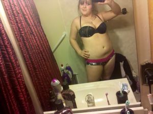 Fat whore Jenn Amburgey nude selfshot in sexy panties and black bra