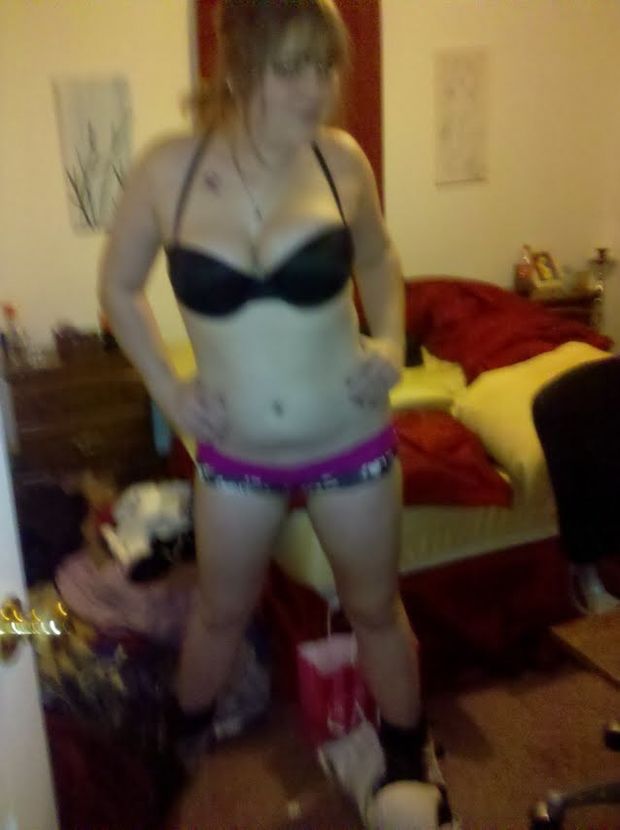 Chubby whore Jenni Amburgey ready to get her pussy slammed after a strip tease