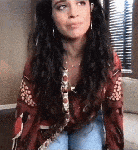 Cabello nip slip