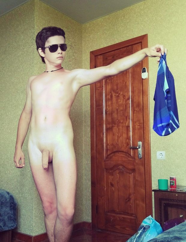 Cute nude teen