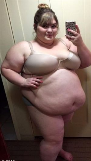 Txting my Grandpa to come over and fuck my shaved fat pussy, He loves to suck on my fat arms too!!