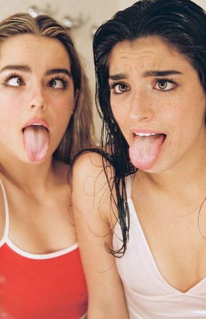 Addison Rae and Dixie DAmelio