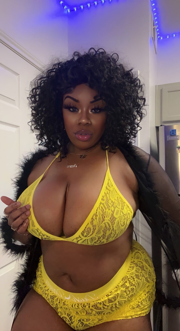 Sexy Ebony BBW in Yellow bra and panties