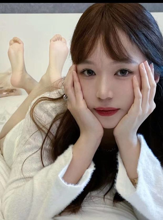Teenage feet