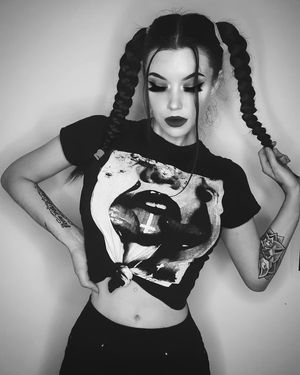 Beautiful creature isn’t she.? };}~