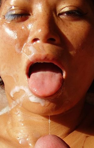 Cutesexyazn shows her cum covered face