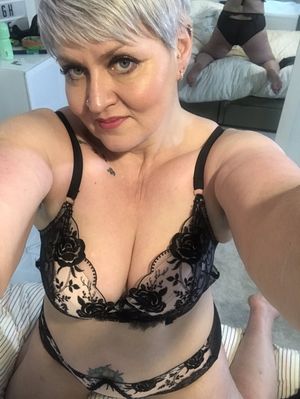 Silver hair chubby milf