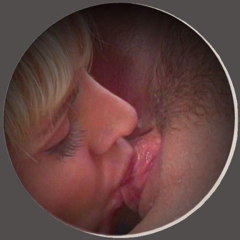 Lesbian Sucking Fat Pussy Lips