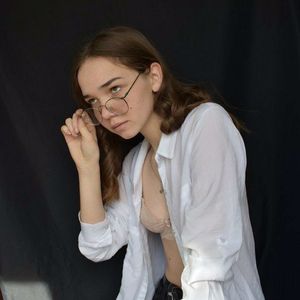 Hot cutie student posing after a night out