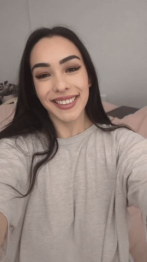 Leah Wilde - disappearing shirt