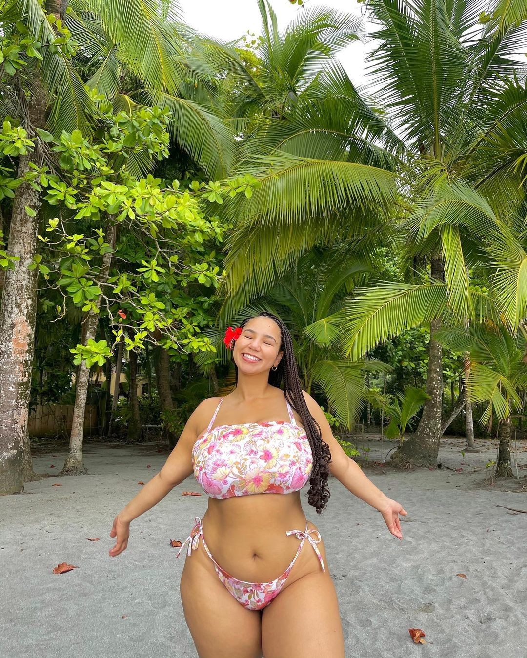 Katelyn Sade looking adorable