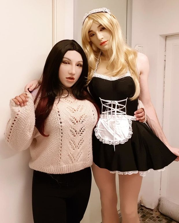 Fetisha me.. on right x