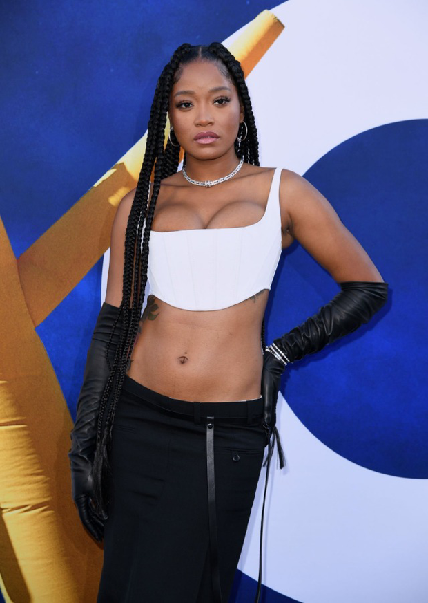 Keke Palmer showing off her cleavage