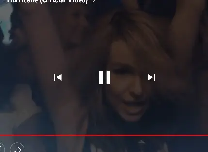 Blonde singing how shes thrashed
