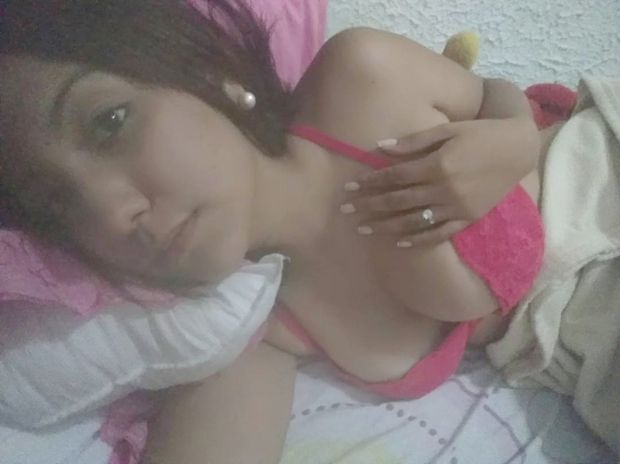 Sexy married slut Carly sends hot selfie to a boyfriend, shows infidelity with ring to turn him on