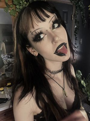 Vitt • gutknot • tractor goth 2