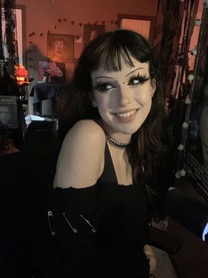 Vitt • gutknot • tractor goth 3