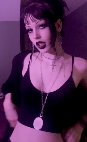 Vitt • gutknot • tractor goth 11