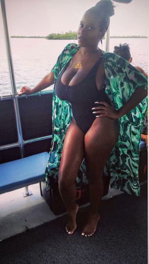 Deep Cleavages tumblr @xlboobs