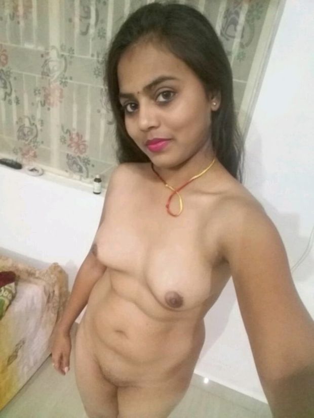 desi south-indian babe selfie for bf