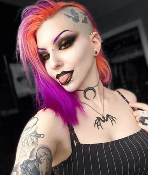 Absolutely Fucken Gorgeous, love the eyeshadow, it probably took hours. };>~