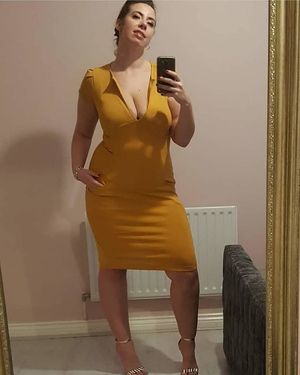 british thick milf natalie from Leicester porn pictures