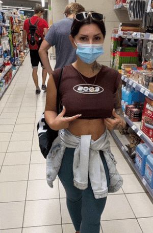 tamitsunami flashing boobs