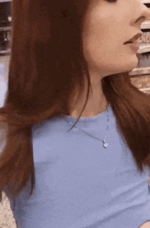 Slutty Damiana public flashing