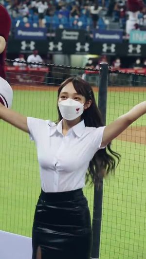 林襄 OL裝「勝利飛船」