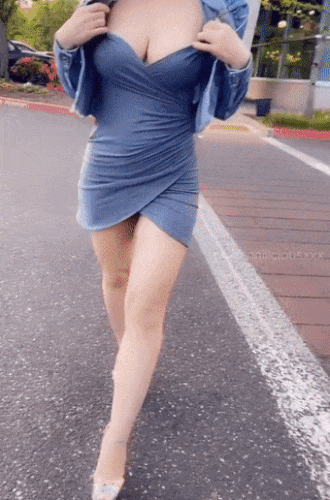Simonilicious public flashing