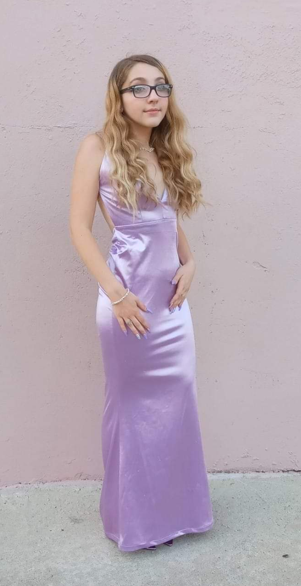 Elegantly slutty lil porn slut Rhiannon Burgess
